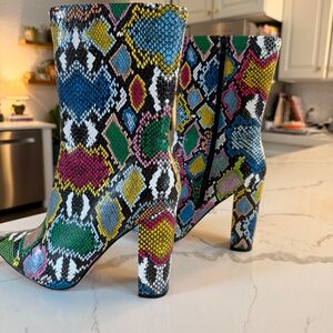 Rumbidzo Rainbow Snake Print Heel Ankle Boots Women's 10 New Without Box